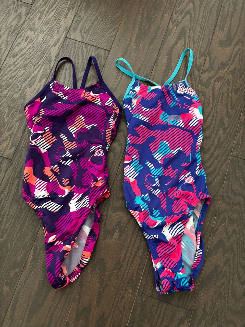 Worn once - Nike girl’s swimsuit, size 24 / 8